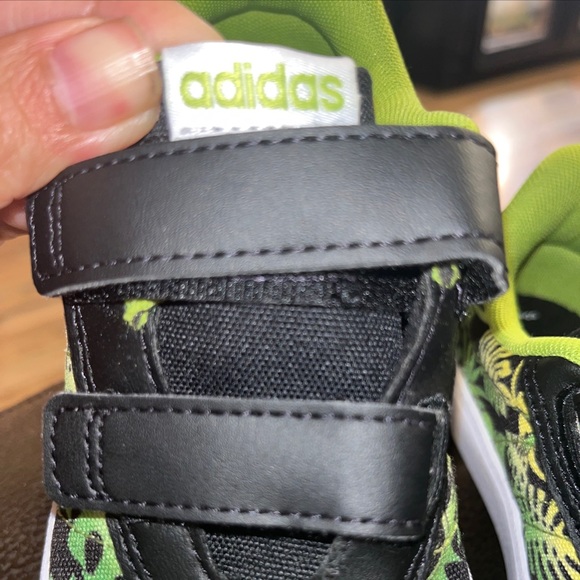Kids Size 13 Disney Kermit the Frog Muppets x Adidas Vulc Raid3r. - Picture 5 of 7
